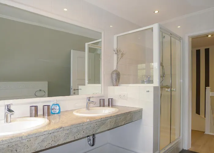 Hues Parkleev 1 Semesterbostad